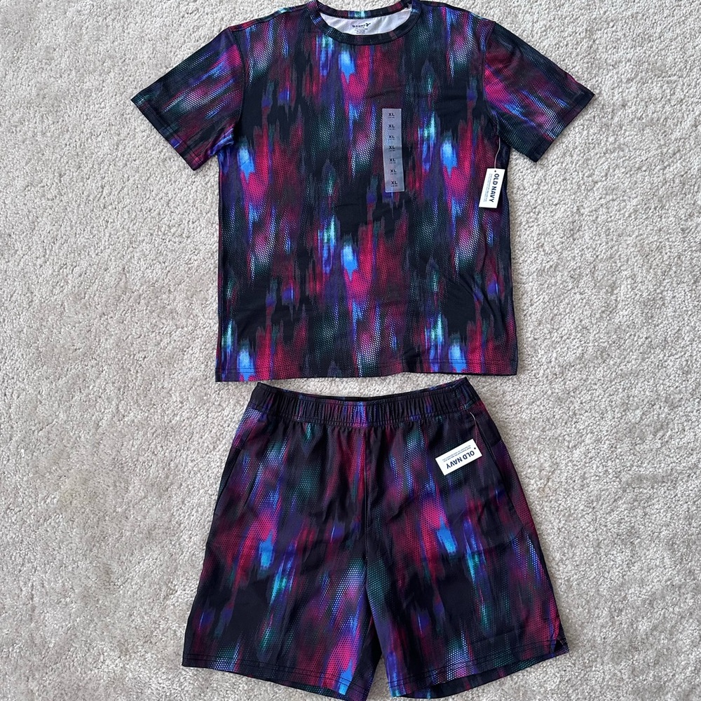 Old Navy - CloudMotion Performance T-Shirt and Shorts Set